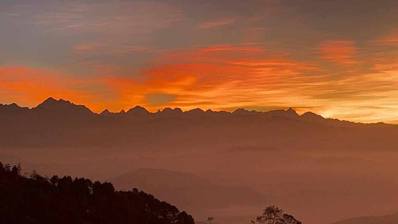 Hotel Everest Window View Nagarkot Exteriör bild
